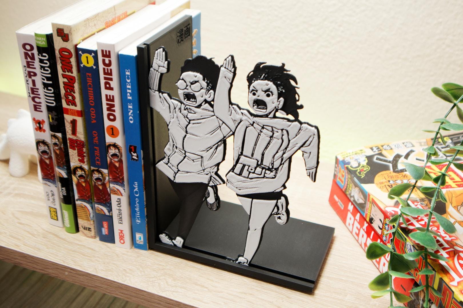 Okarun & Momo Panic Run Bookend – Dandadan