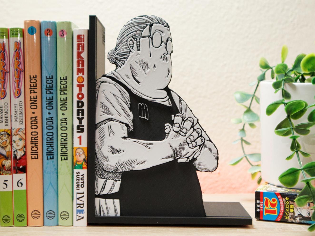 Sakamoto Taro Quiet Strength Bookend – Sakamoto Days