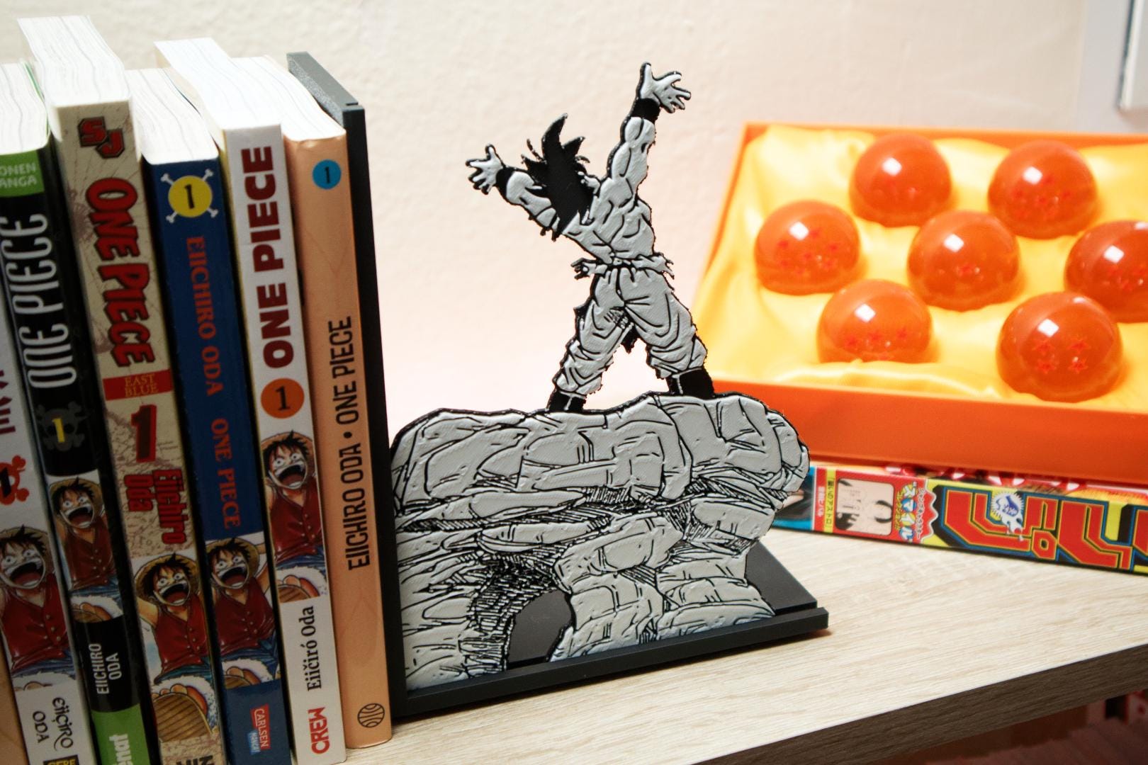 Son Goku Power Awakening Bookend – Dragon Ball Z