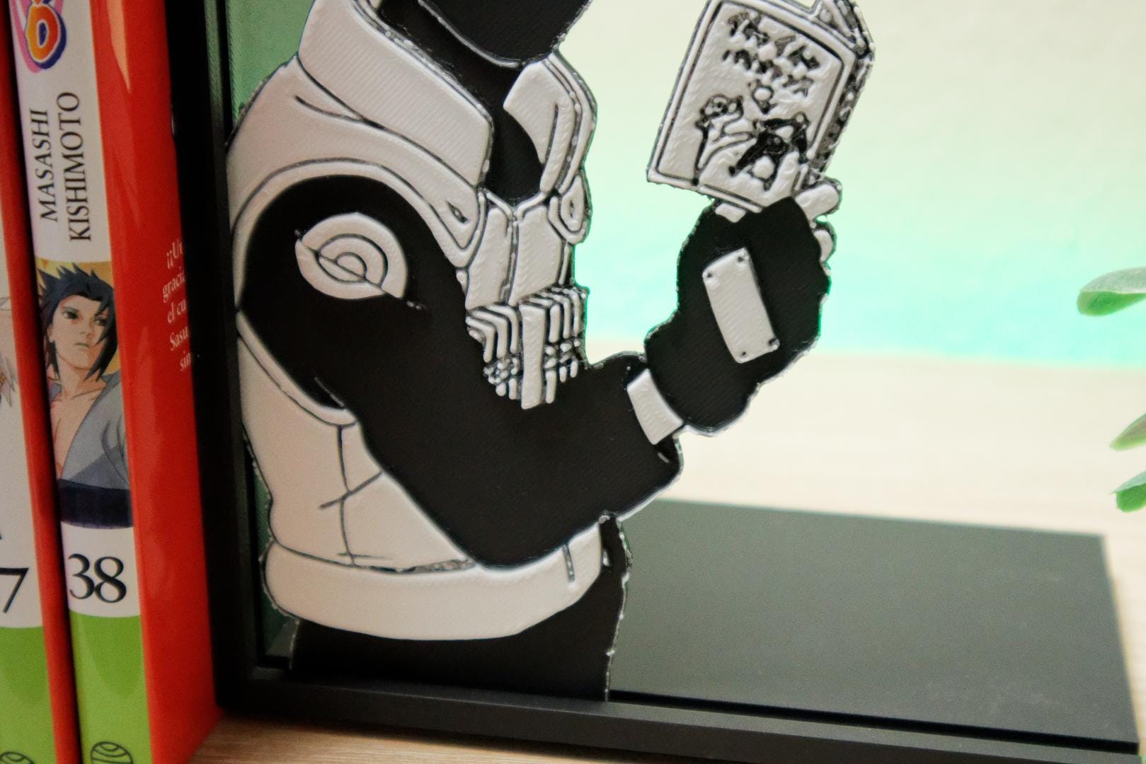 Kakashi Hatake Reading Icha Icha Bookend – Naruto