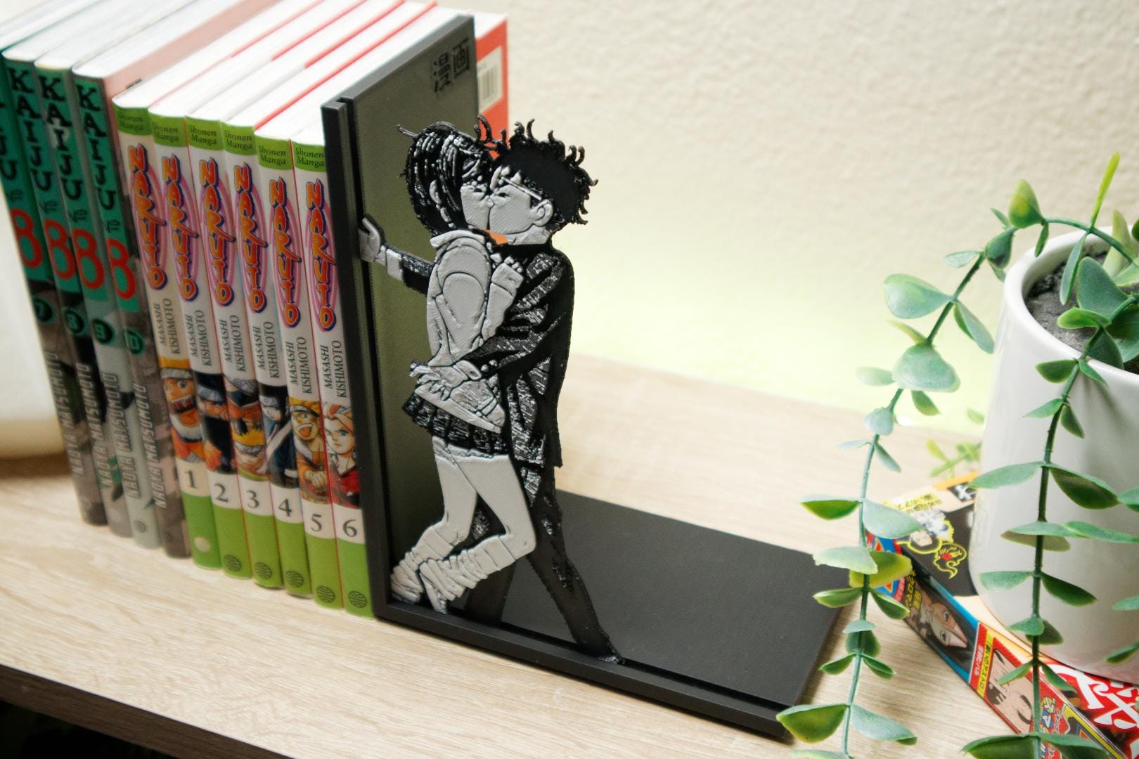 Momo Ayase & Okarun Kiss Scene Bookend – Dandadan