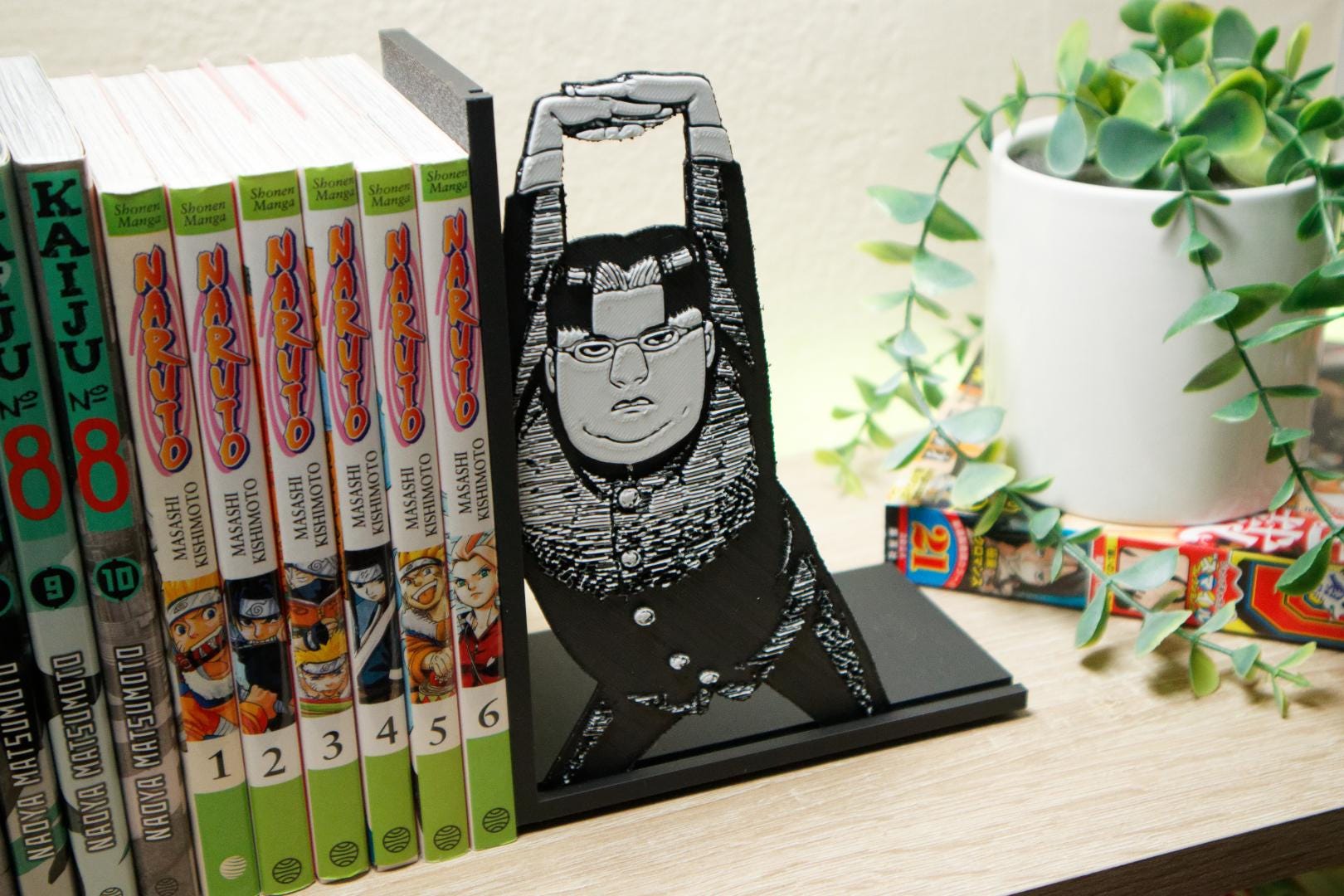 Kinta Sakata Stretching Pose Bookend – Dandadan